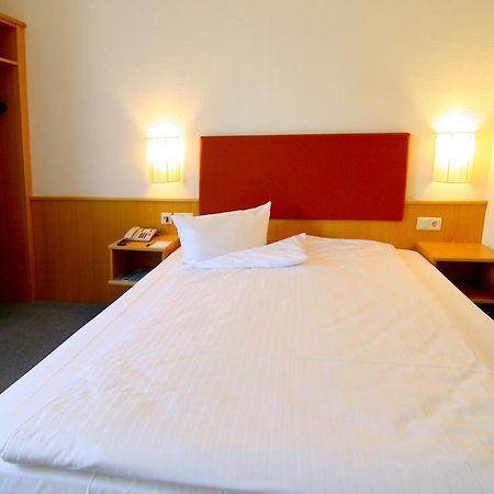 Residenz - Businesshotel เบนส์ไฮม์ ภายนอก รูปภาพ